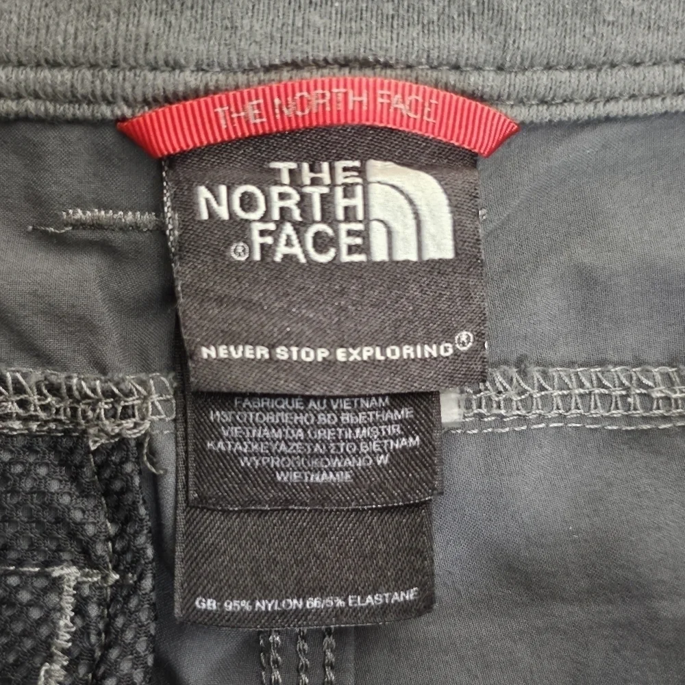 The North Face Men's Gray Cargo Hiking Outdoor Performance Shorts, Size 32